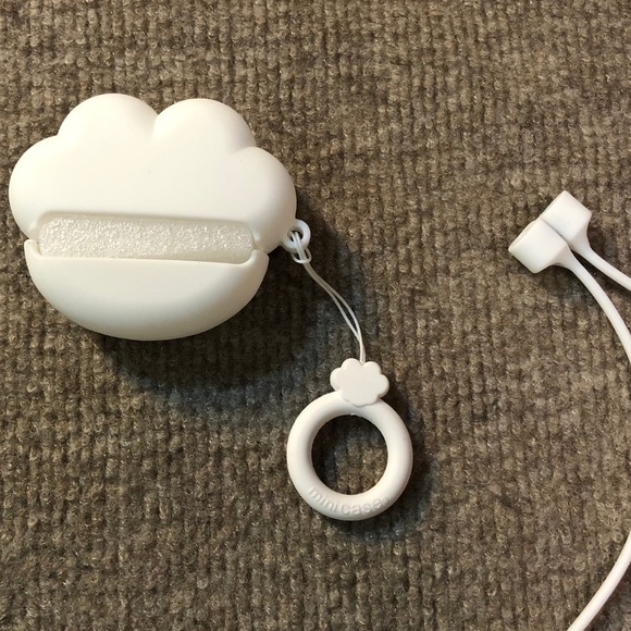 AirPod Pro Animal Paw Case - Picture 5 of 7